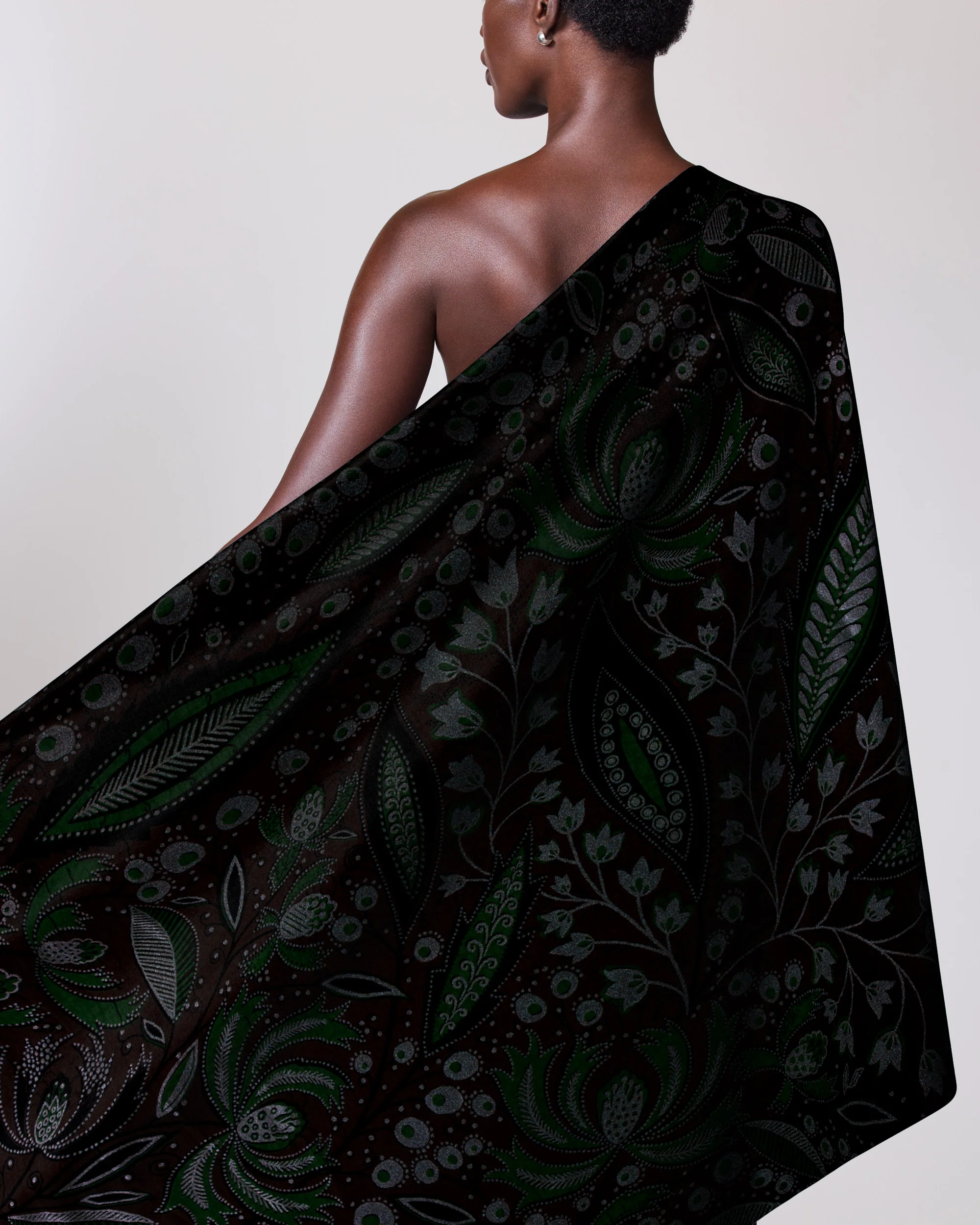 Sky Wax | VLW2145.020 | Red-Green Pearl Embellished - Image 2