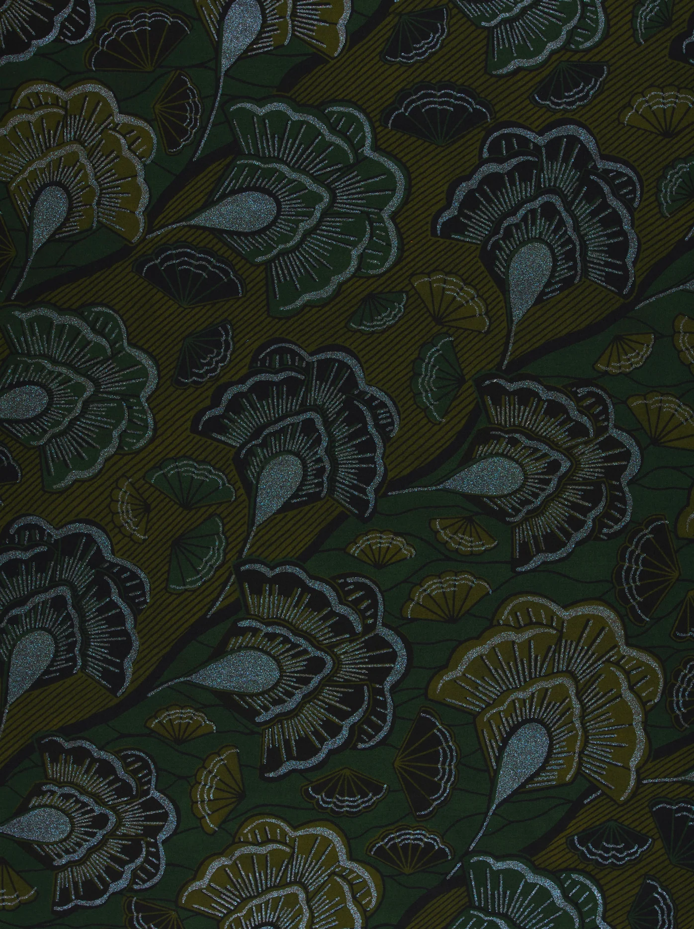 Sky Wax | VLW2719.017 | Red-Green Pearl Embellished - Image 3