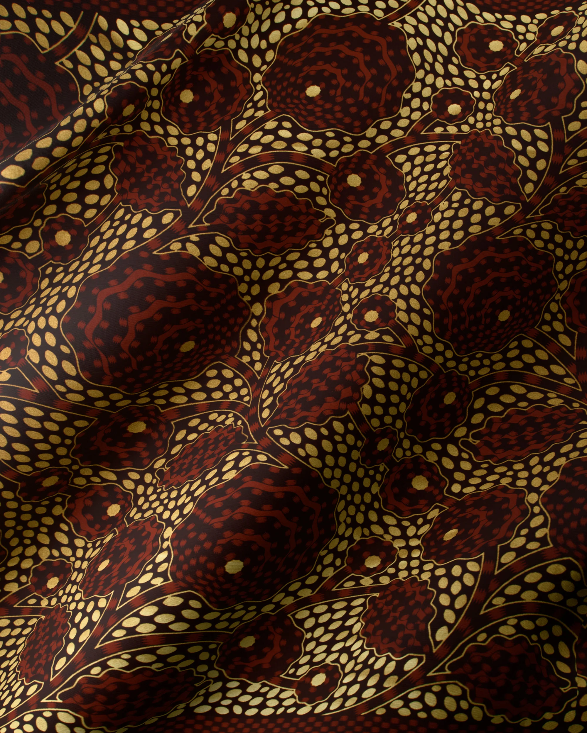 Wax Hollandais | VLW5069.011 | Gold Embellished